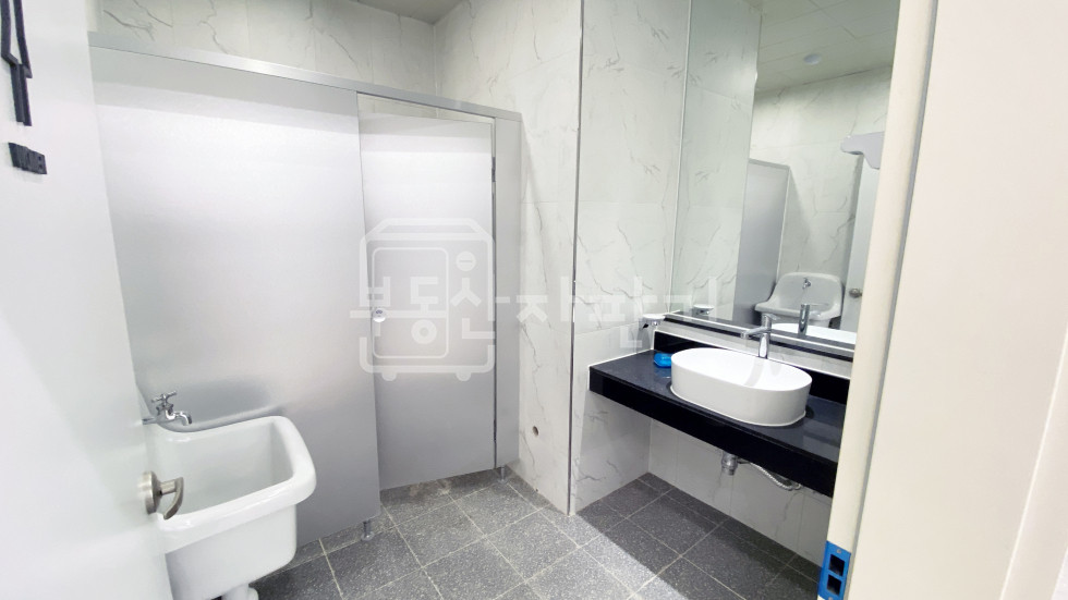 서울 강남구 대치동 무권리, 선릉역 도보 4분, 역세권, 지하1층 임대 월세 매물번호 10078 사진 4
