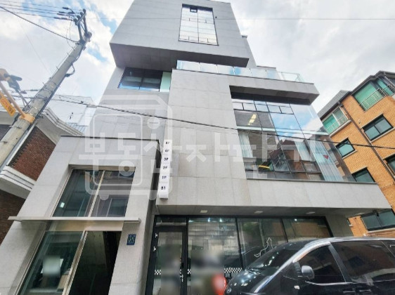 서울 강남구 논현동 무권리 학동역 도보 3분 초역세권 층고 높은 지하 1층 월세 매물번호 10142 사진 1