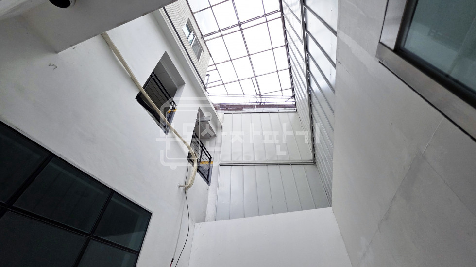 서울 강남구 역삼동 무권리, 선정릉역 9분, 역세권, 지하2층 임대, 높은층고(3.8M) 월세 매물번호 10149 사진 4