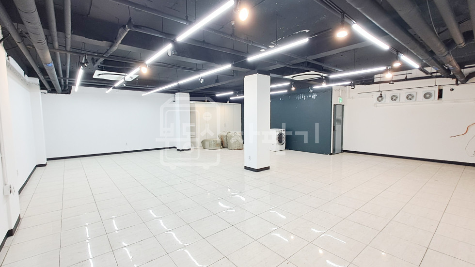 서울 강남구 역삼동 무권리, 신논현역 9분, 역세권, 지하 1층 임대 월세 매물번호 10192 사진 1
