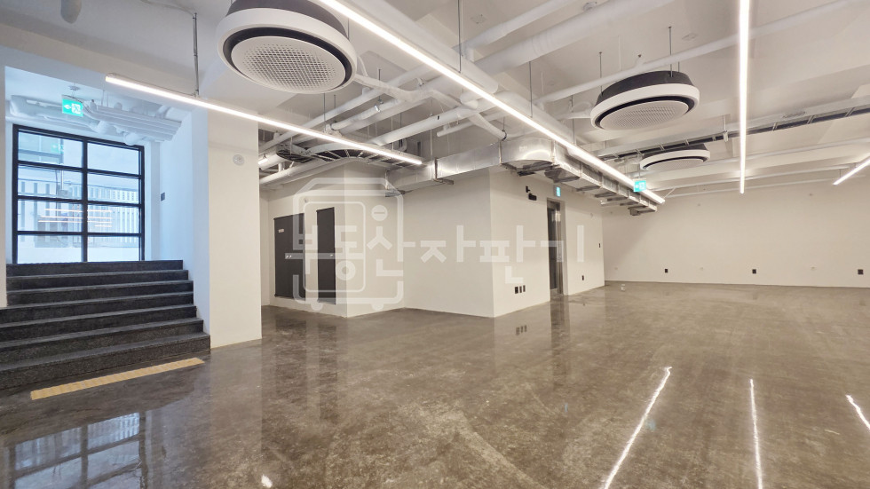 서울 강남구 논현동 무권리, 강남구청역 3분, 초역세권, 지하 1층 임대 월세 매물번호 10202 사진 3