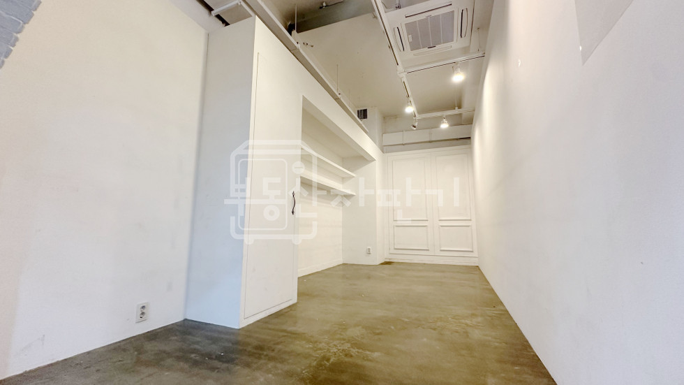 서울 강남구 논현동 무권리, 학동역 1분, 초역세권, 지하 1층 임대 월세 매물번호 10230 사진 3