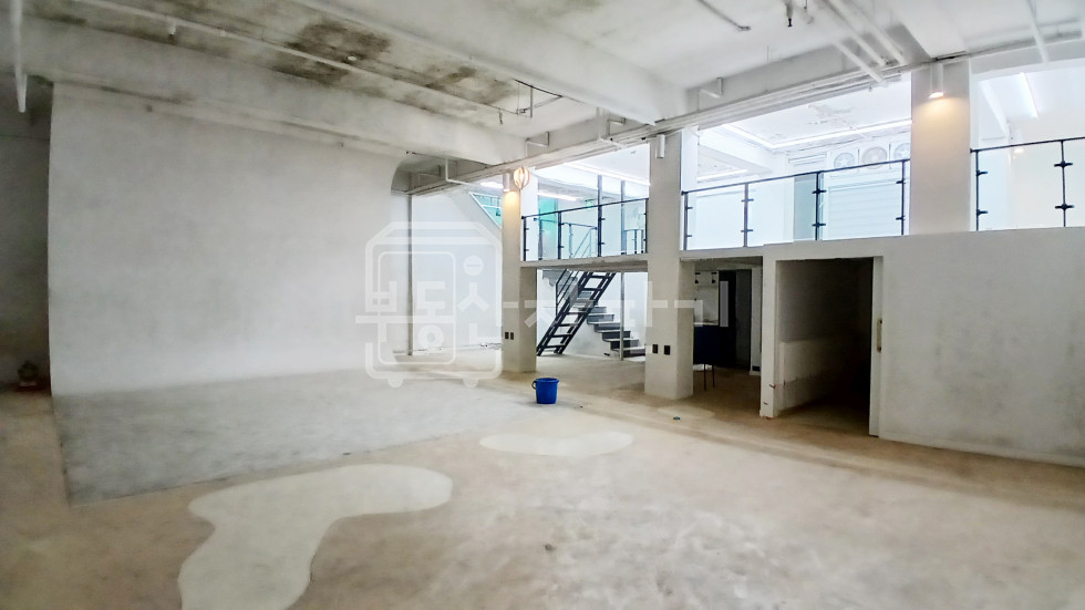 서울 강남구 논현동 무권리, 학동역 5분, 역세권, 지하 1층 임대 월세 매물번호 10254 사진 2