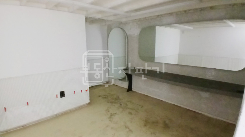 서울 강남구 논현동 무권리, 학동역 5분, 역세권, 지하 1층 임대 월세 매물번호 10254 사진 5