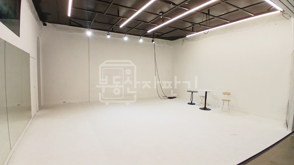 서울 강남구 논현동 무권리, 학동역 4분, 역세권, 지하 1층 임대 월세 매물번호 10255 사진 2