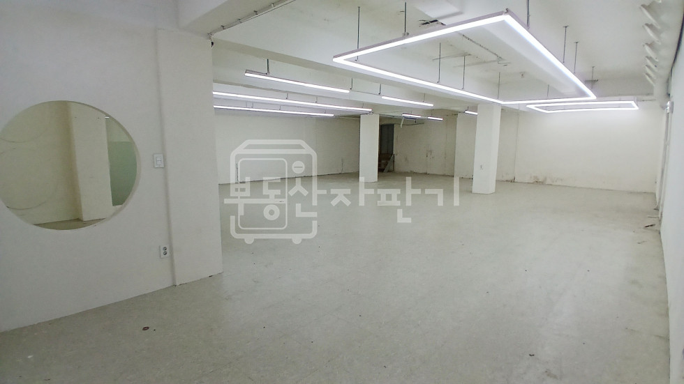 서울 강남구 논현동 무권리, 강남구청역,학동역 6분, 역세권, 지하 1층 임대 월세 매물번호 10260 사진 3