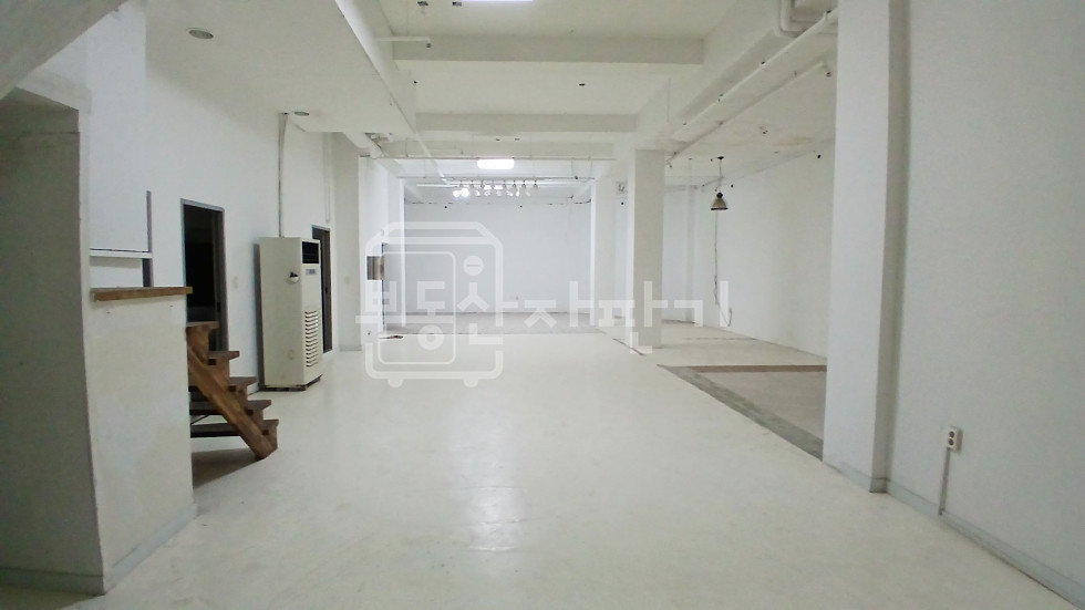 서울 강남구 논현동 무권리, 논현역 6분, 역세권, 지하 1층 임대 월세 매물번호 10263 사진 1