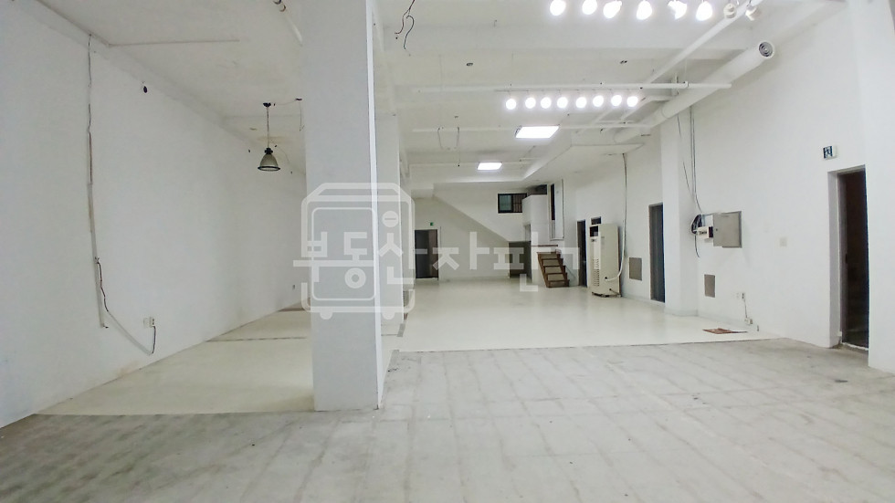 서울 강남구 논현동 무권리, 논현역 6분, 역세권, 지하 1층 임대 월세 매물번호 10263 사진 2