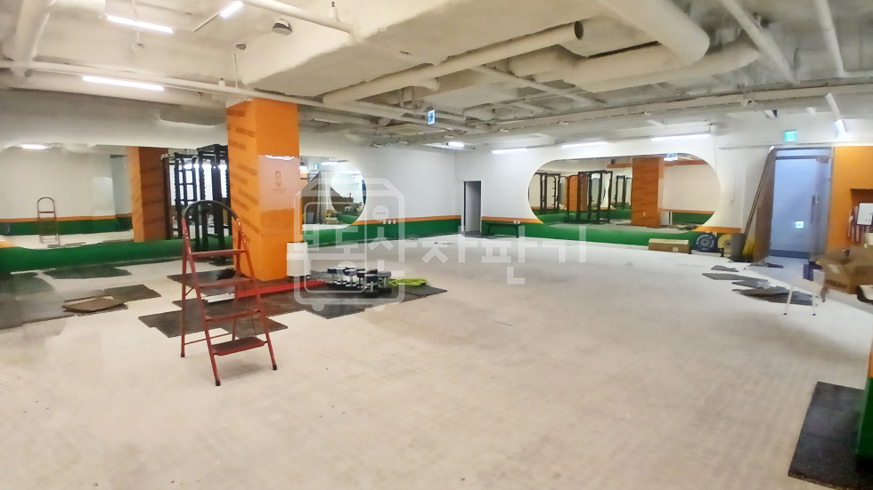 서울 강남구 대치동 무권리, 포스코사거리 인근, 지하 1층 임대 월세 매물번호 10267 사진 2