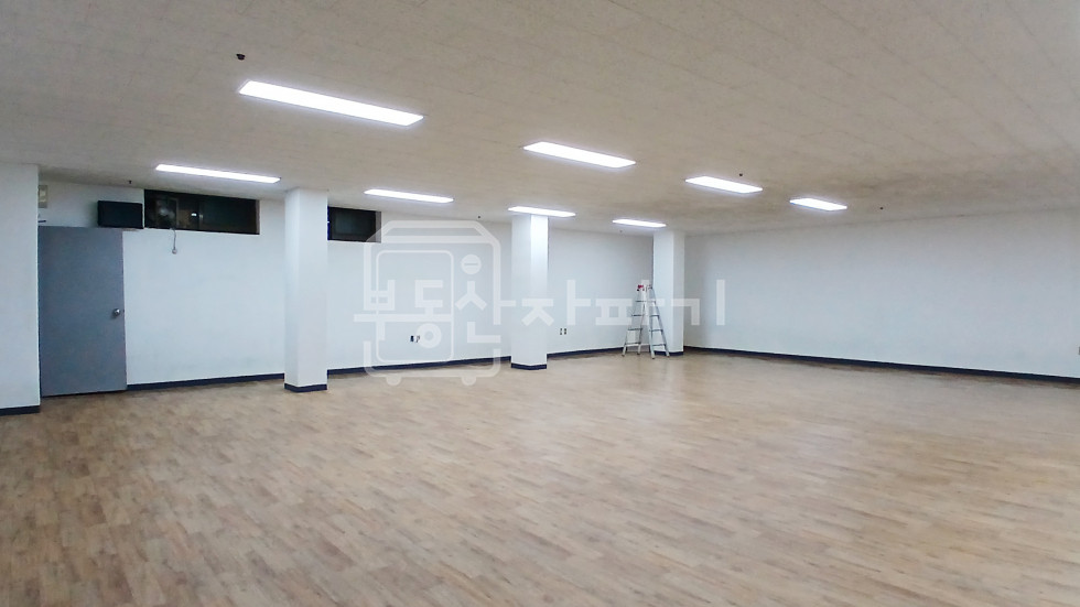 서울 강남구 역삼동 무권리, 개나리아파트 사거리 인근, 지하 1층 임대 월세 매물번호 10276 사진 1