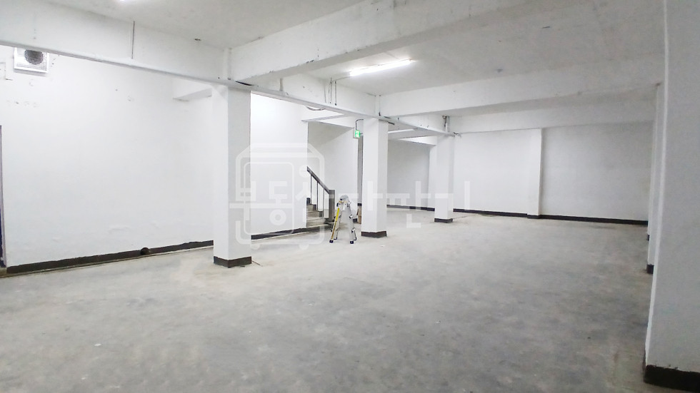 서울 강남구 역삼동 무권리, 도곡1동 주민센터 사거리, 지하 1층 임대 월세 매물번호 10277 사진 1