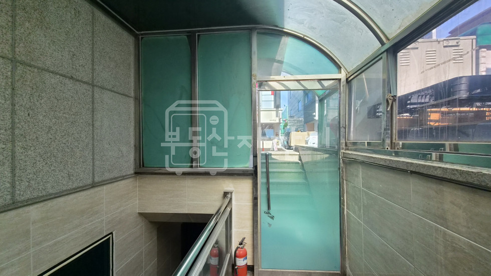 서울 강남구 대치동 단독출입구, 무권리, 한티역 4분, 역세권, 지하 1층 임대 월세 매물번호 10279 사진 8