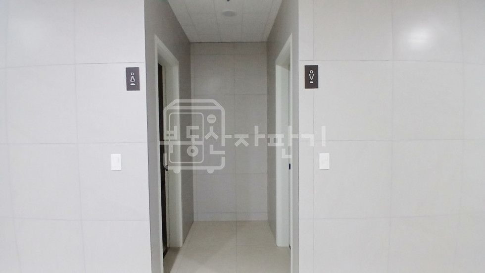 서울 강남구 논현동 신축 첫 입주, 서울세관사거리, 대로변, 지하 1층 임대 월세 매물번호 10261 사진 3